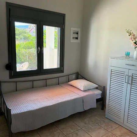 Апартаменты George's Place Плитра